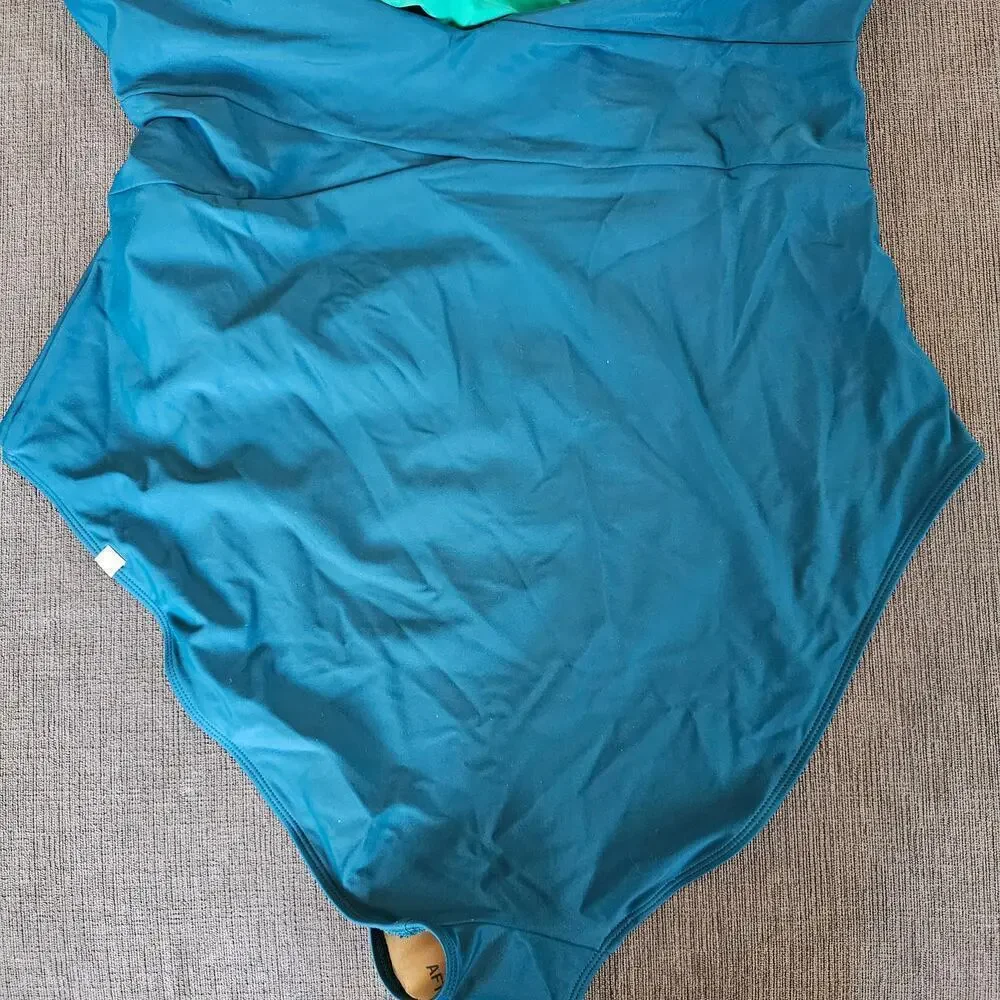 NWT Summersalt Women's Sea Breeze Cutout One Piece Swimsuit Size 22
